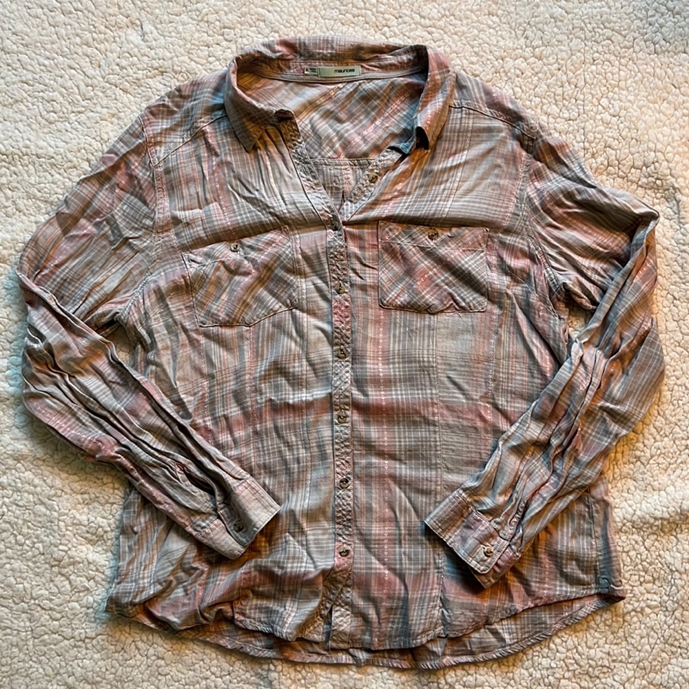 🦋3/$20 Maurice’s Pink & Grey Button Down Flannel